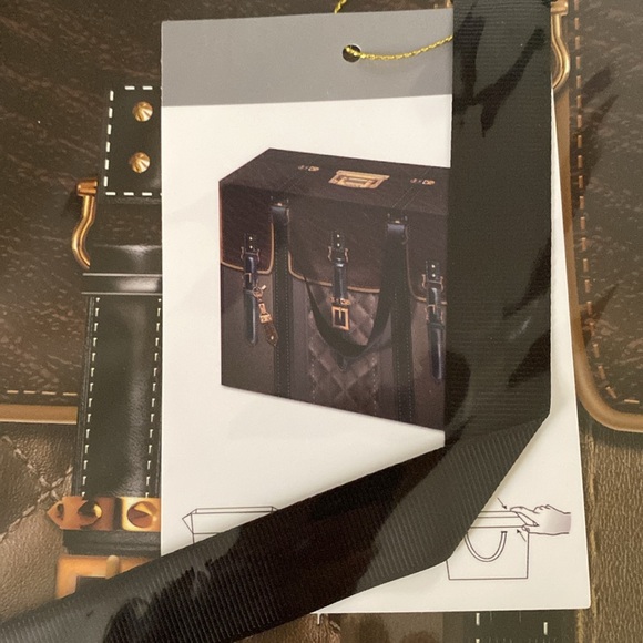 DZHAVAEL COUTURE GIFT BAGS - Picture 5 of 7